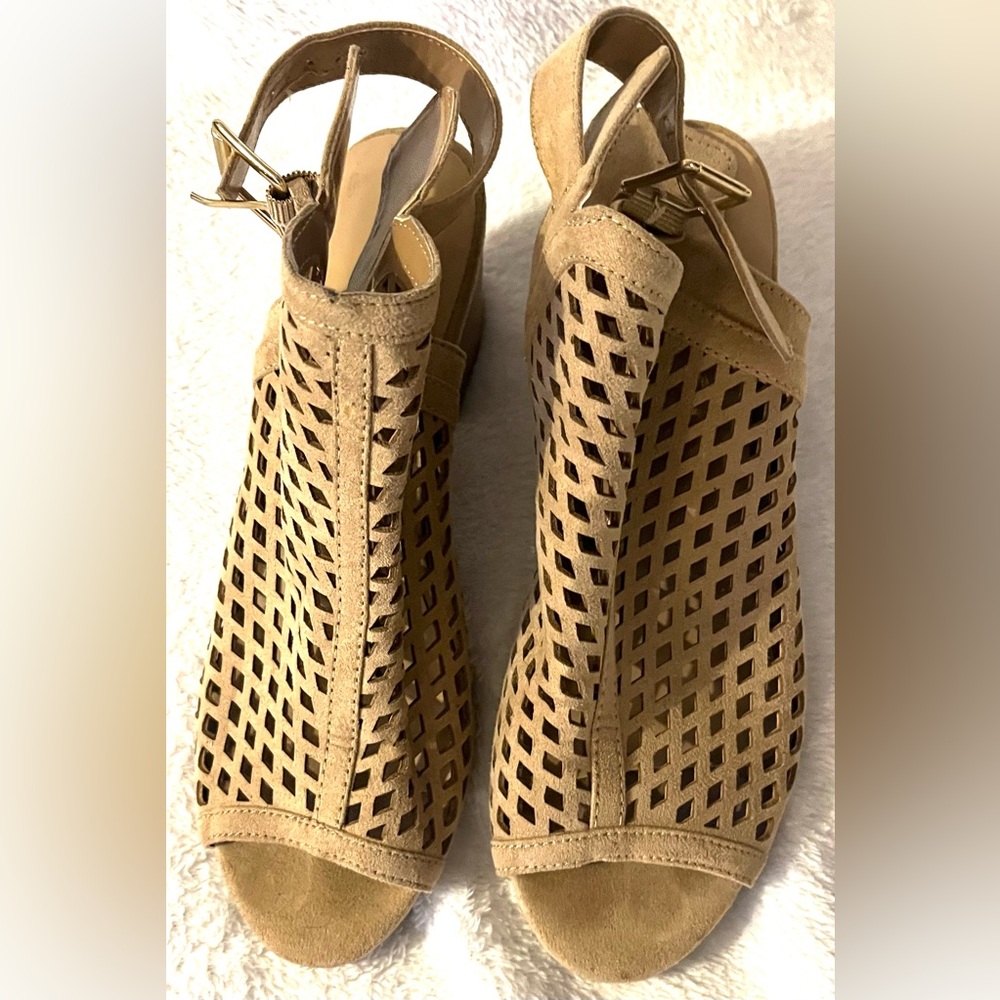 Unisa Suede Beige Sandals - Size 8